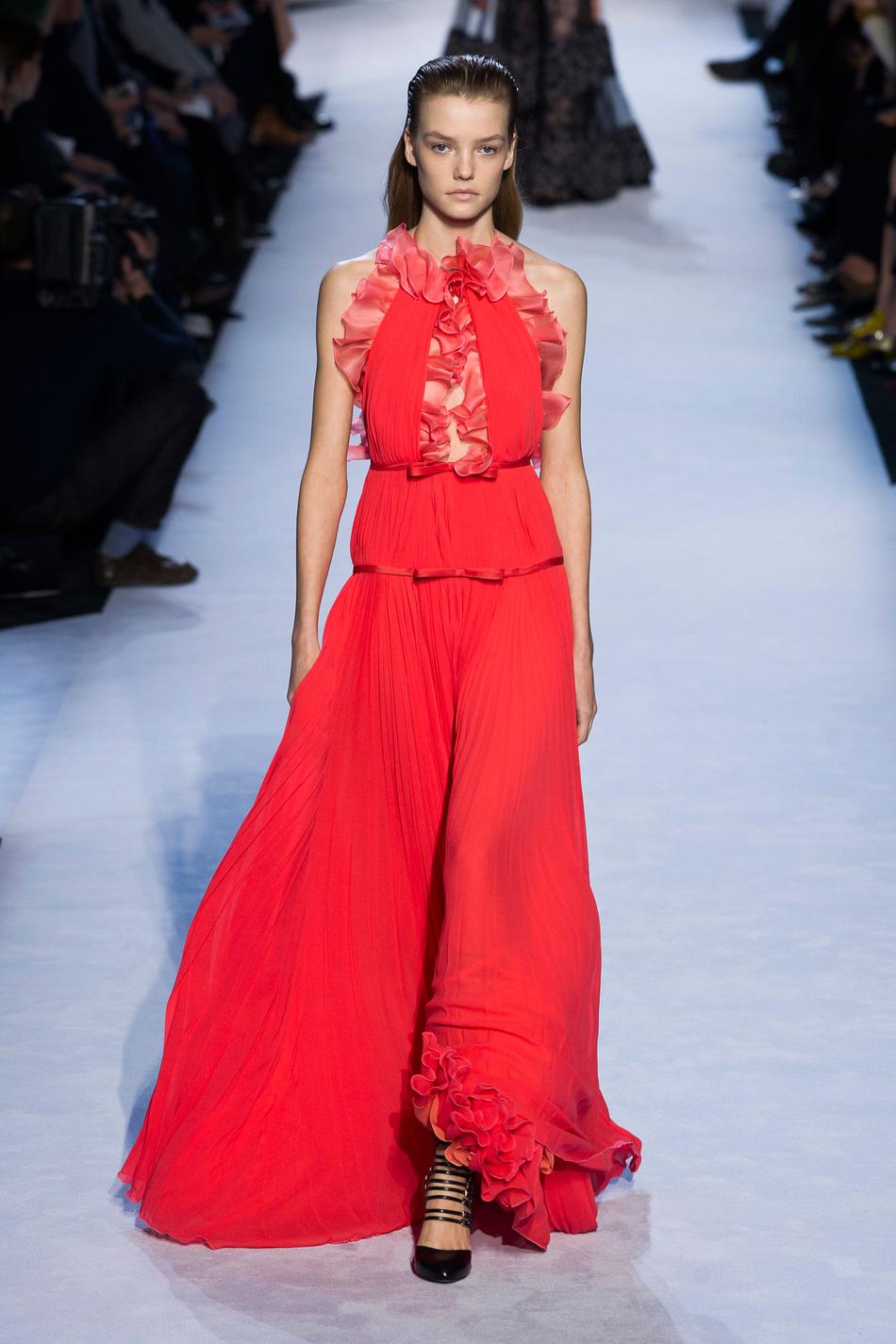 defile-giambattista-valli-automne-hiver-2016-2017-paris-look-44